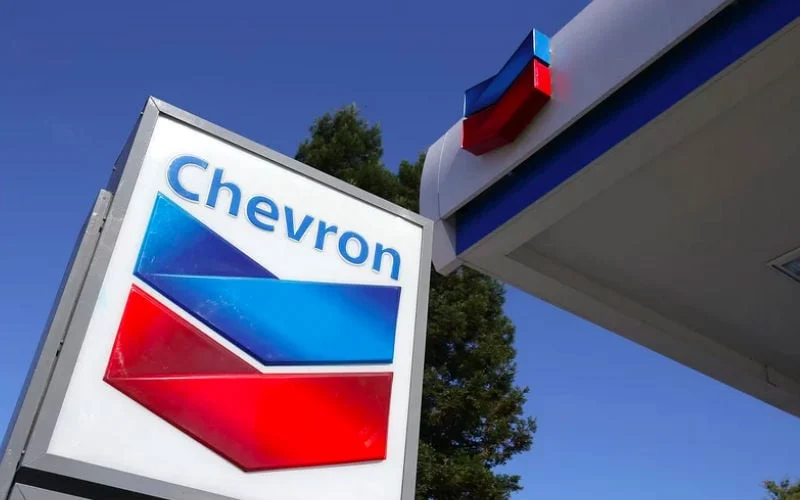 Trump plans to revoke oil licenses in Venezuela