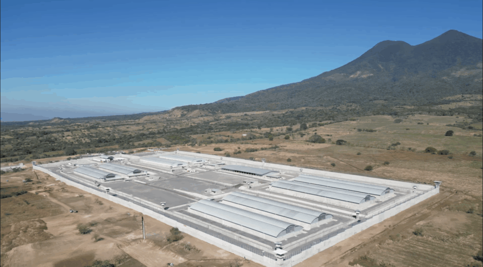 El Salvador’s bishops urge government not to treat country as “mass international prison” 